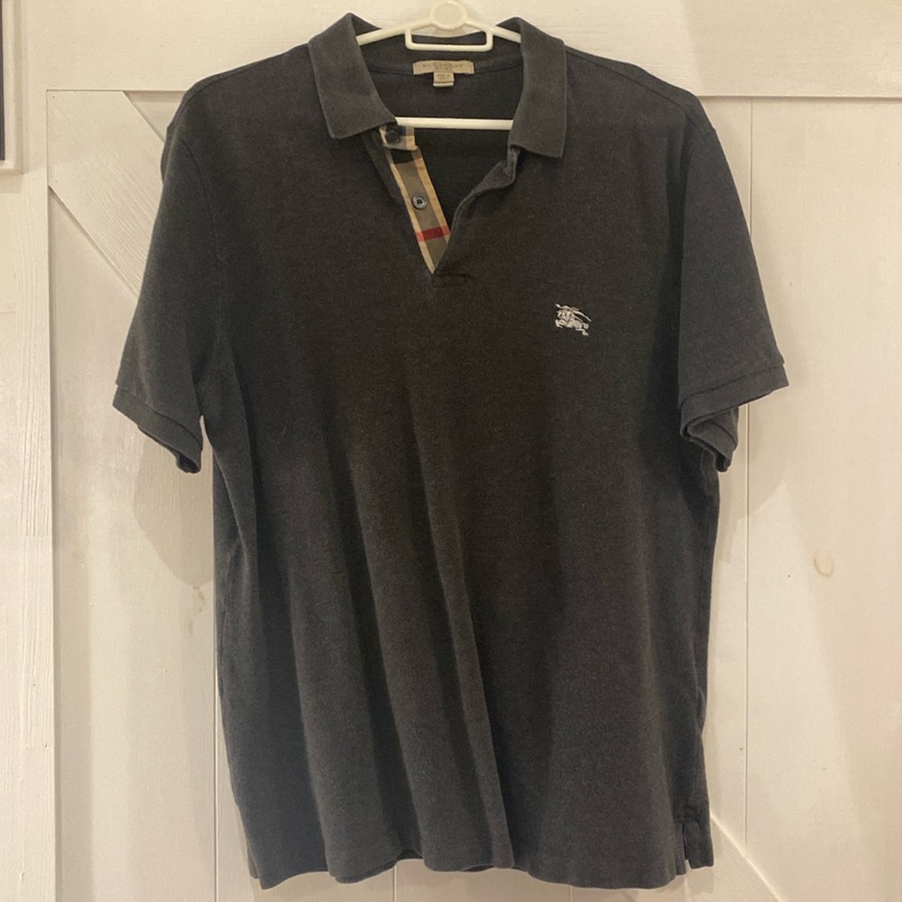 Charcoal gray Burberry men’s polo. Size L. Made in Turkey.